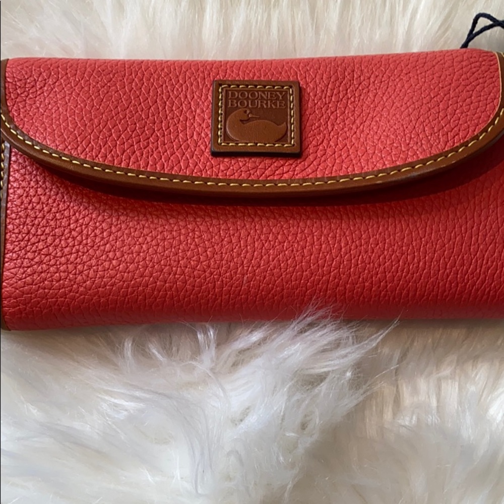 New tags Dooney and Bourke wallet